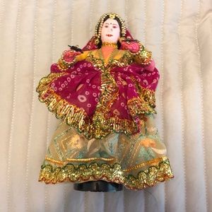 Indian doll/figurine